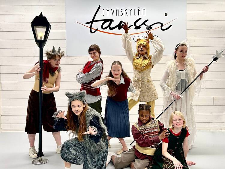 Matkusta tanssisadun siivin Seikkailujen Narniaan