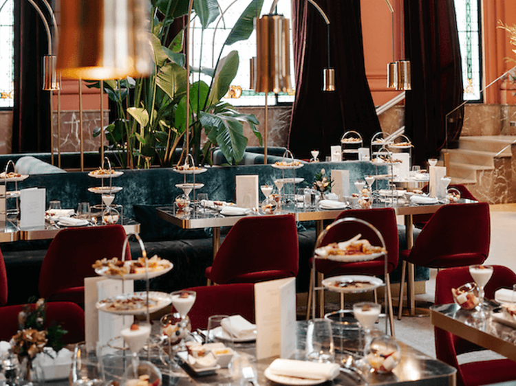 Un desayuno íntimo y clandestino con una orquesta de 25 músicos: un hotel de Madrid esconde el brunch más increíble de esta Navidad