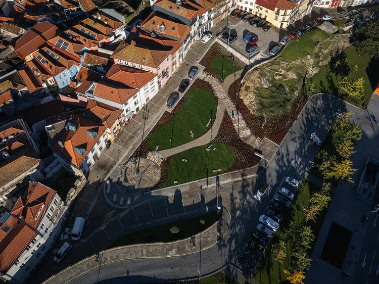 Após a demolição, nasceu um jardim no antigo Mercado São Sebastião Após a demolição, nasceu um jardim no antigo Mercado São Sebastião