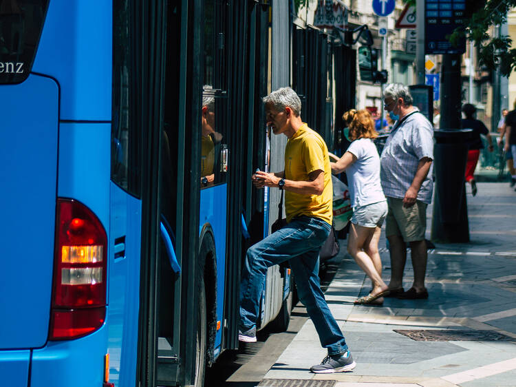 Tíz perccel gyorsabban, átszállás nélkül a Kálvin térig: jön Budapest első Metróbusza