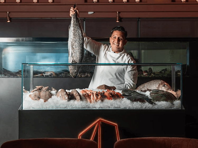 Dos santuarios del pescado abren en la misma calle de Madrid: una leyenda viva de Cádiz y la versión marinera de Rocacho