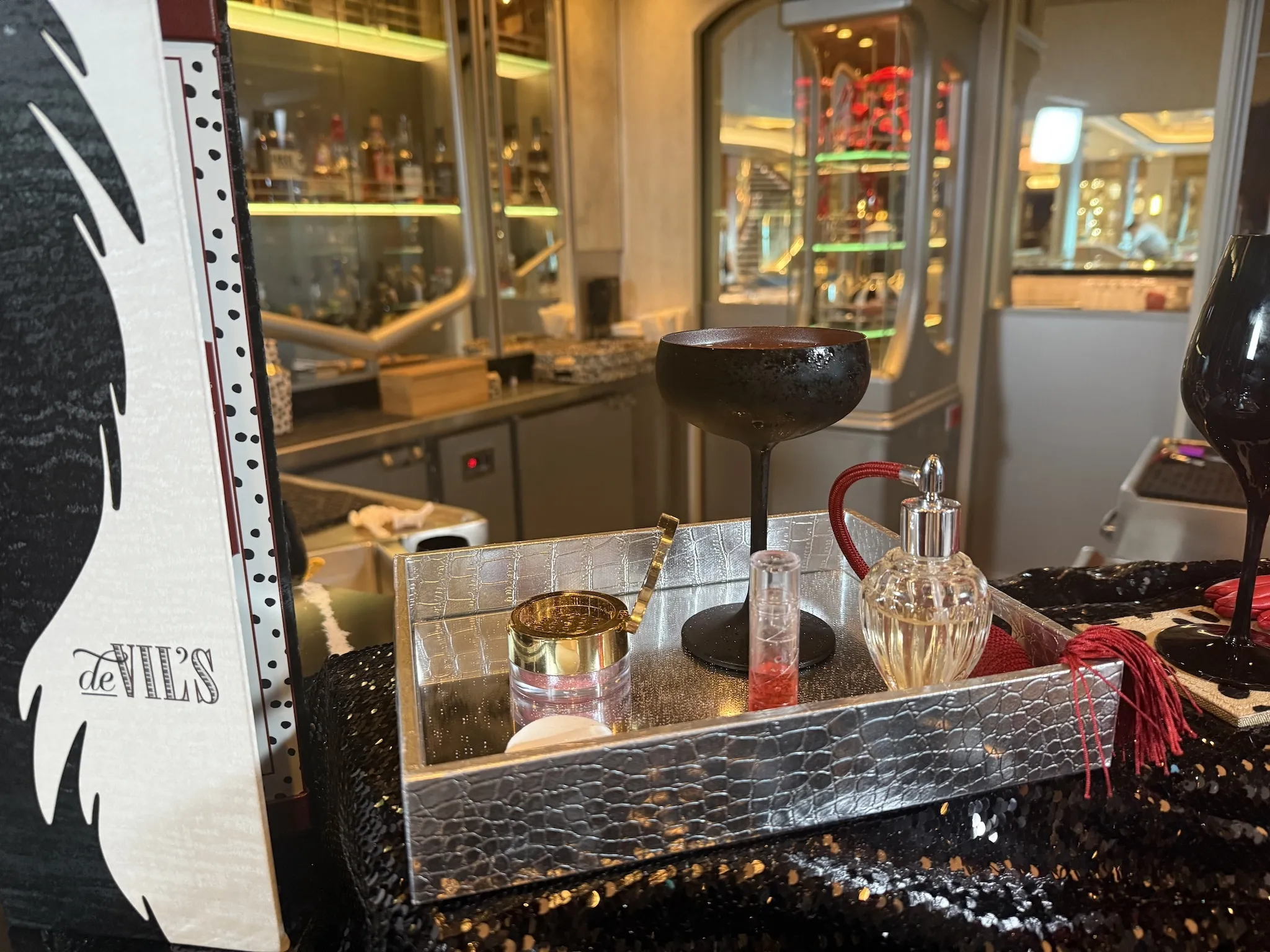 Disney Destiny - De Vil's 