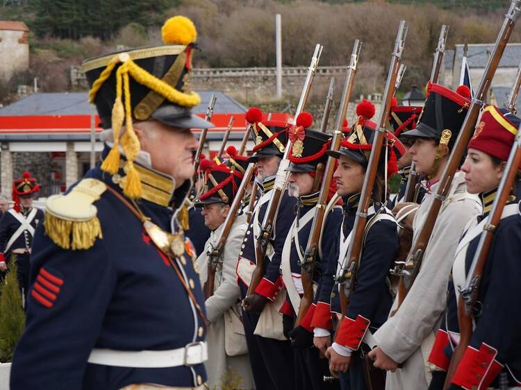 La imponente recreación de una batalla contra Napoleón se celebra este fin de semana en la sierra de Guadarrama: uniformes de época y visitas guiadas en este nuevo Bien de Interés Cultural en Madrid