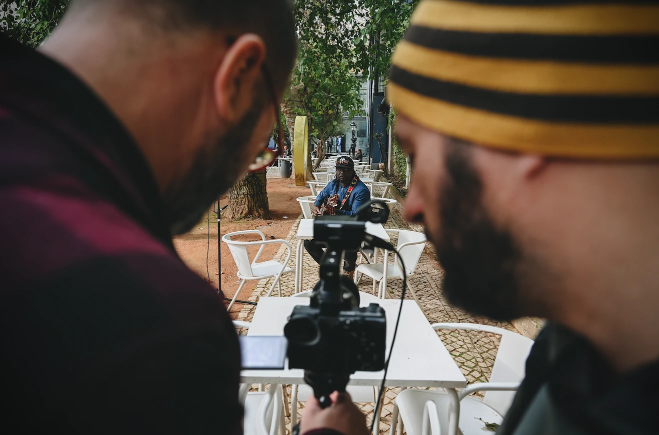 Mamadu Baio filmado no Pal&aacute;cio Baldaya, Benfica