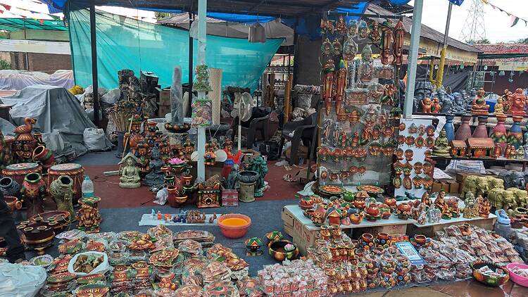 Support local artisans at Noida Haat