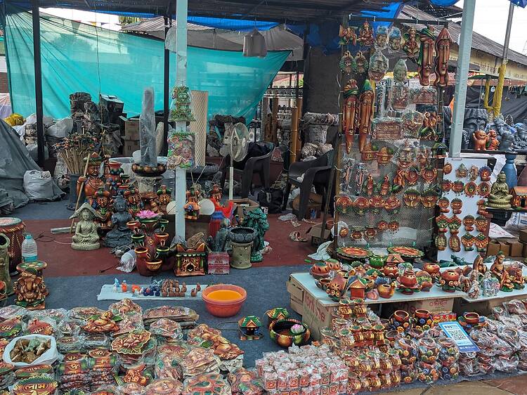 Support local artisans at Noida Haat
