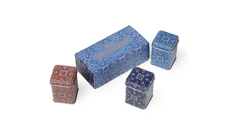 Conjunto de três chás e infusões. Tea Shop