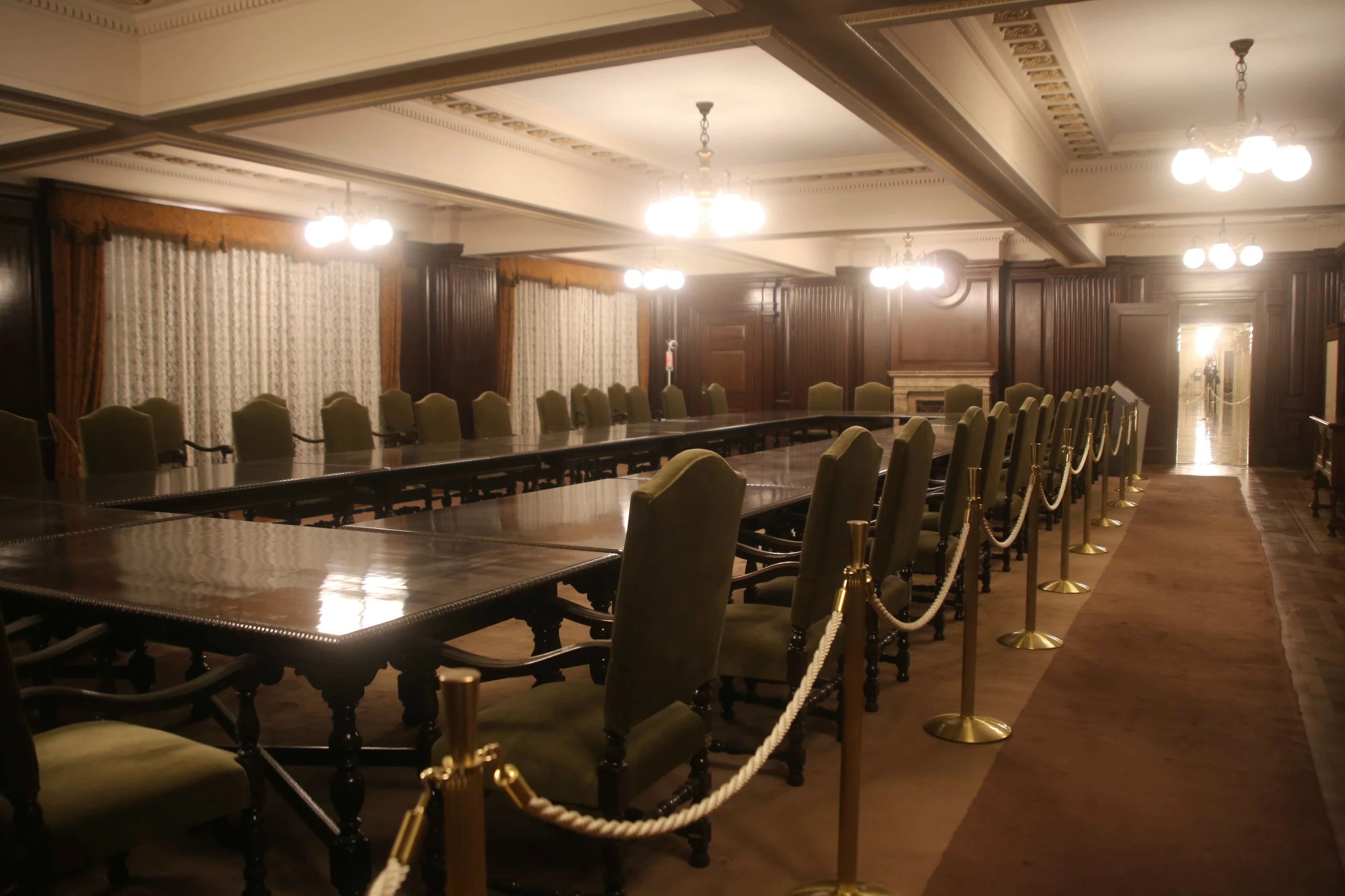 「明治安田CAFE 丸の内」