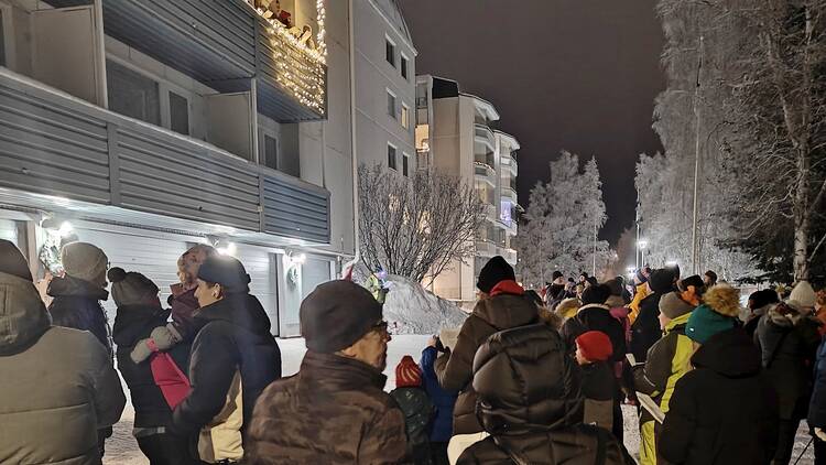 Sing together when Lainaanranta sings for the homeland