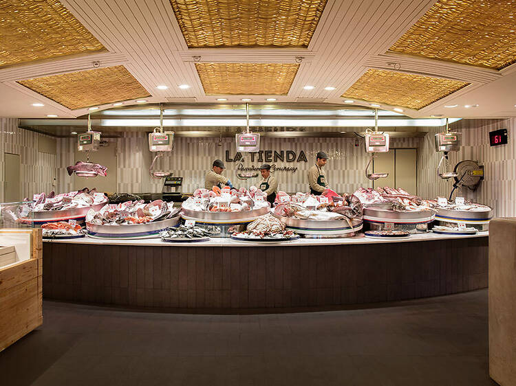 El próximo restaurante de moda en Madrid fue antes una pescadería: así es la alianza entre los propietarios del centenario Lhardy y estos maestros de la parrilla