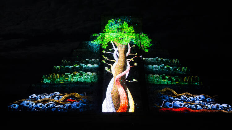 Videomapping “Noches de Kukulkán” en Chichén Itzá