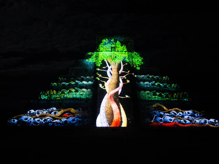 Videomapping “Noches de Kukulkán” en Chichén Itzá