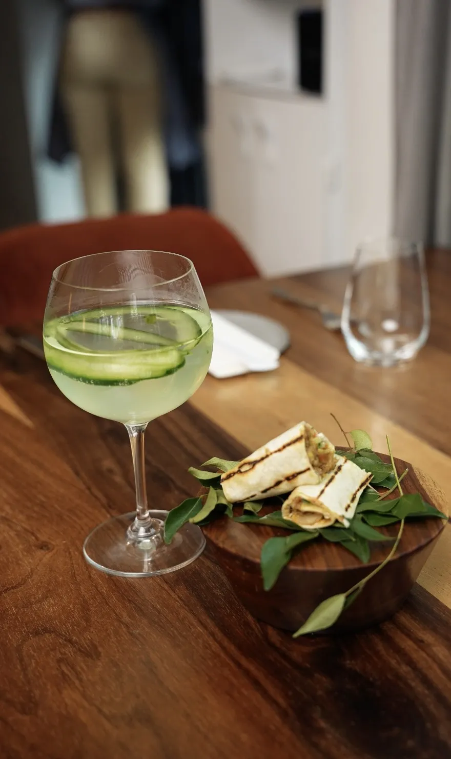 The Peech Summer Sundowner Sessions, Short Rib Roti and Cucumber and Elderflower cocktail