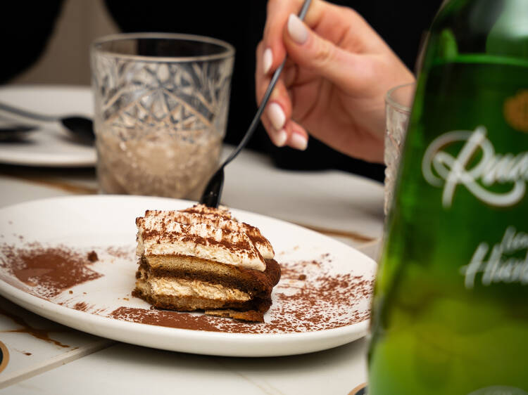 Santiago Ultramarinos