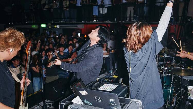 นับถอยหลังสู่ปีใหม่ ไปพร้อมเสียงดนตรีของ Moving and Cut Meeting Party นับถอยหลังสู่ปีใหม่ ไปพร้อมเสียงดนตรีของ Moving and Cut Meeting Party