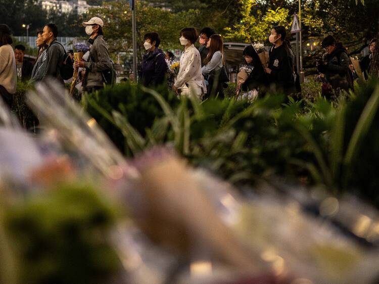 全港哀悼大埔宏福苑火災罹難者 民政署18區設弔唁處 商場暫停活動悼念死難者