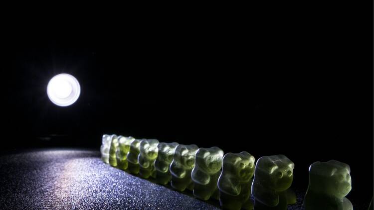 &FEST: The Gummy Bears’ Great War – nallekarkit nujakassa &FEST: The Gummy Bears’ Great War – nallekarkit nujakassa