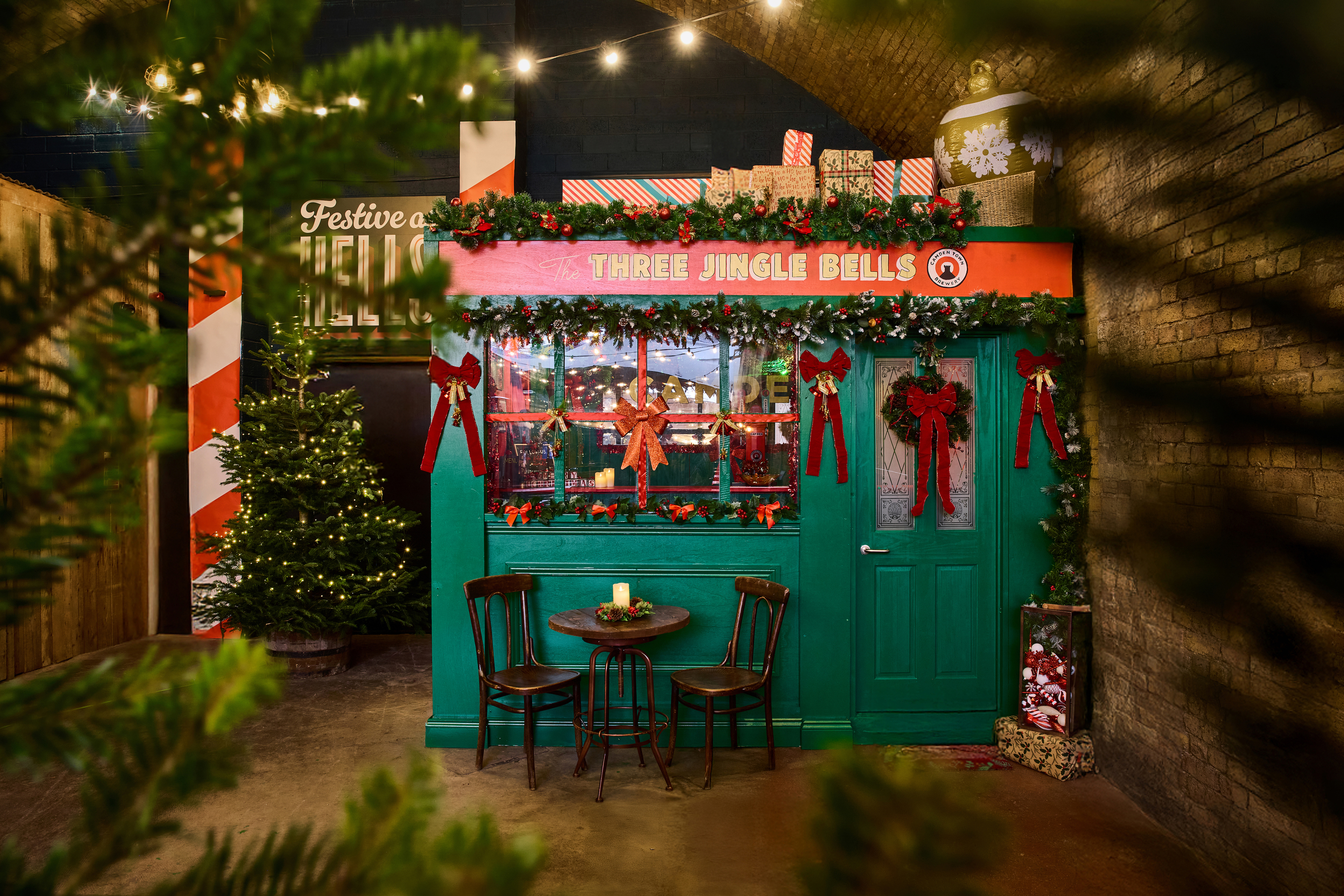 The 'world's smallest pub' has opened in London