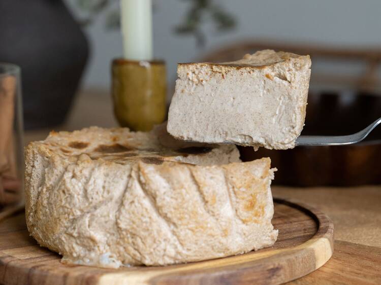 Sin gluten y con turrón: aparece la tarta de queso más navideña e inclusiva en cuatro tamaños diferentes desde 10€ Sin gluten y con turrón: aparece la tarta de queso más navideña e inclusiva en cuatro tamaños diferentes desde 10€