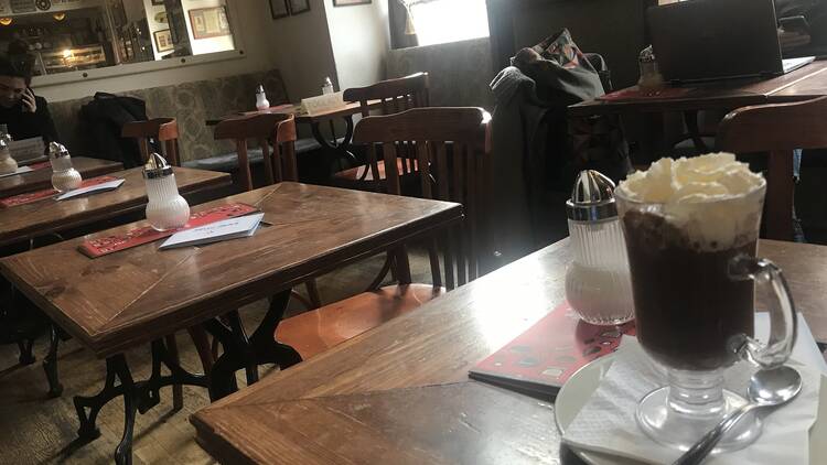 Csészényi Kávézó Csészényi Kávézó