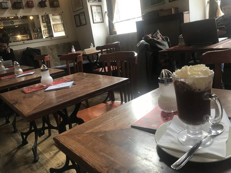 Csészényi Kávézó Csészényi Kávézó