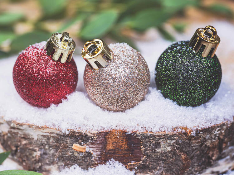 Crea esferas navideñas gratis