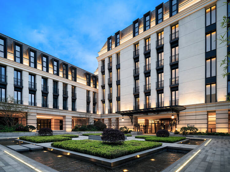 I stayed at this beautiful Chengdu hotel and yes, it was worth skipping the city centre