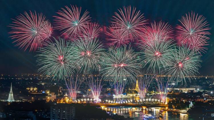 Bangkok Pulse By Pisut Jarintippitack