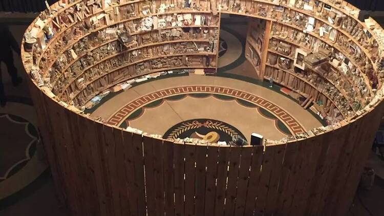 Biblioteca de cuerdas y nudos (Teatro Valle-Inclán).