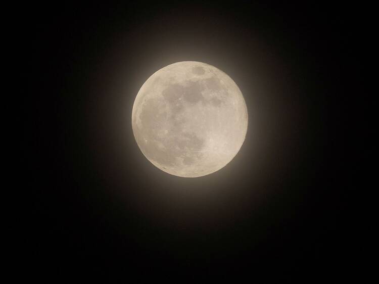 La última gran superluna del año se podrá ver en Madrid esta semana: fechas y horario del plenilunio de diciembre La última gran superluna del año se podrá ver en Madrid esta semana: fechas y horario del plenilunio de diciembre