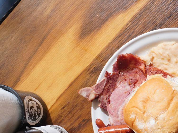 Desayuna en El Terrible Juan