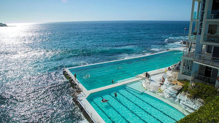 Tắm biển tại bể bơi vô cực Bondi Icebergs Pool - Bondi Icebergs Pool