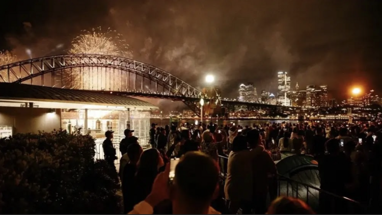 Front-row fireworks at Sails Lavender Bay Front-row fireworks at Sails Lavender Bay