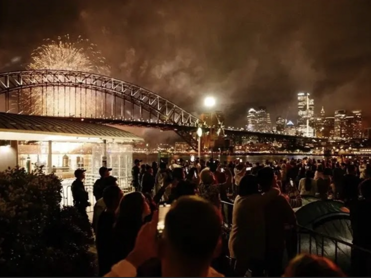Front-row fireworks at Sails Lavender Bay Front-row fireworks at Sails Lavender Bay