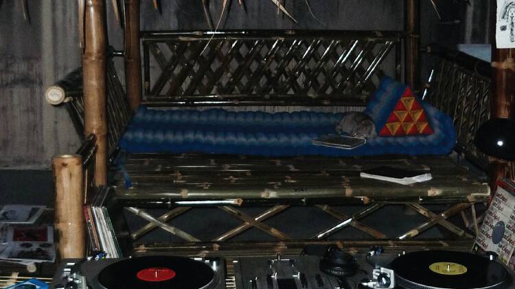 See Spencer Sweeney bring his record stash to a one-night session feeling genuinely intimate See Spencer Sweeney bring his record stash to a one-night session feeling genuinely intimate