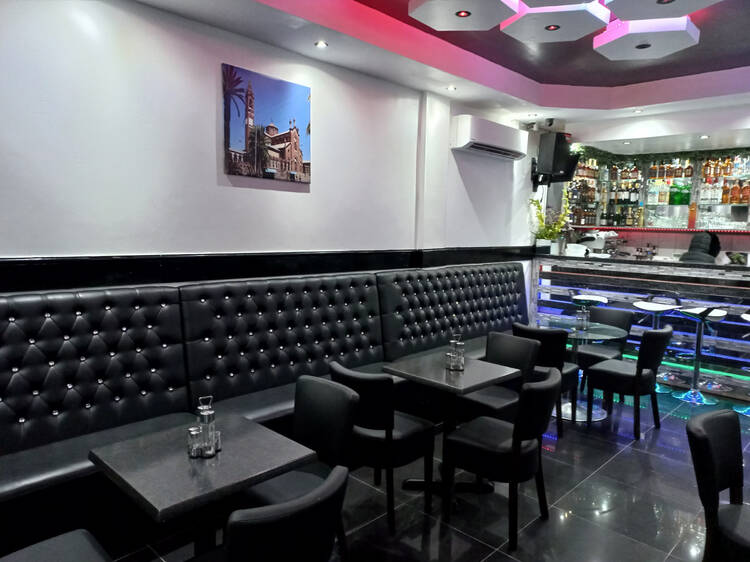 Paradise Bar & Restaurant