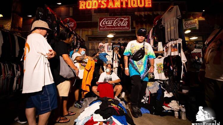 ‘Fazhcon V.2’ อวดลุคแบบไม่ซ้ำใครที่ตลาดนัดเปิดท้ายสุดวินเทจ