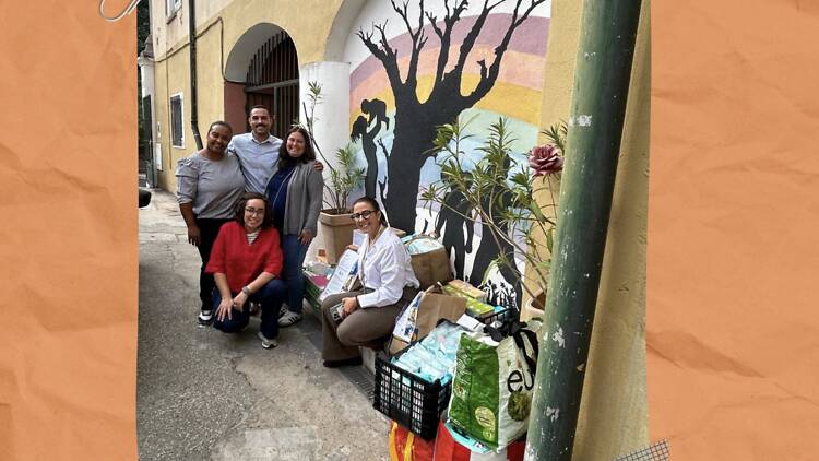 Ajudar mães e filhos em carência