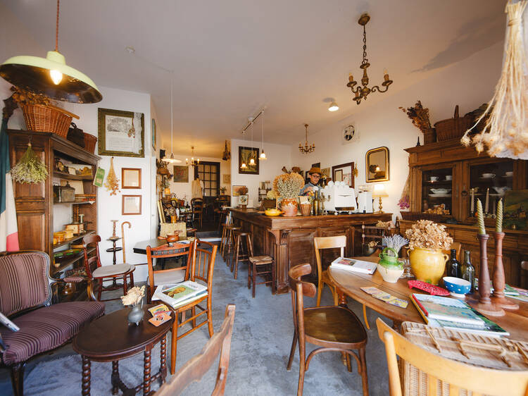 Au Détour café et brocante