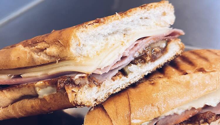 Mani's Sandwich Cubano 