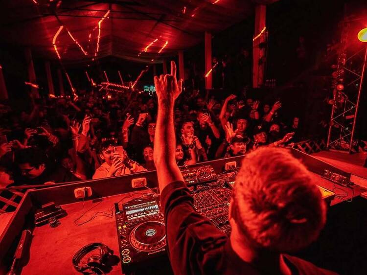 Feel the floor shake as Oscar L lands at Illuzion Phuket Feel the floor shake as Oscar L lands at Illuzion Phuket