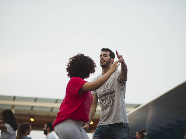 Per moure l'esquelet