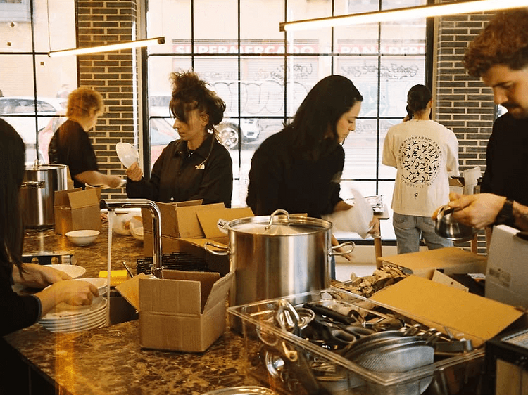 Legazpi esconde el nuevo restaurante para quedarse a vivir: mucha cocina vegetal, buena música y vinos naturales Legazpi esconde el nuevo restaurante para quedarse a vivir: mucha cocina vegetal, buena música y vinos naturales