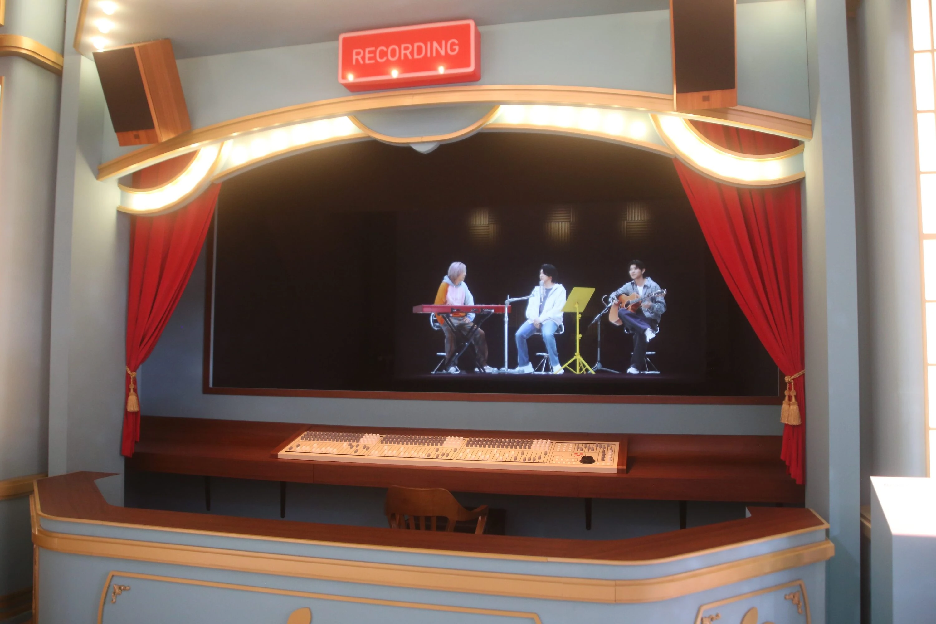 Mrs. GREEN APPLE MGA MAGICAL 10 YEARS EXHIBITION「Wonder Museum」　