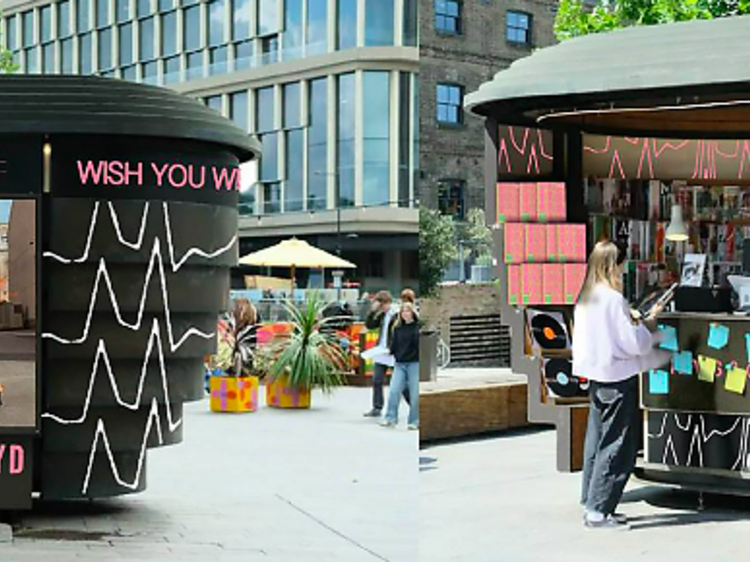 Un quiosc efímer de Pink Floyd vendrà edicions limitades de la nova reedició del disc ‘Wish you were here 50’ i altres productes durant quatre dies Un quiosc efímer de Pink Floyd vendrà edicions limitades de la nova reedició del disc ‘Wish you were here 50’ i altres productes durant quatre dies