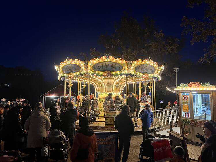 Hyppää joulutunnelmaan ihanassa joulukarusellissa Hyppää joulutunnelmaan ihanassa joulukarusellissa