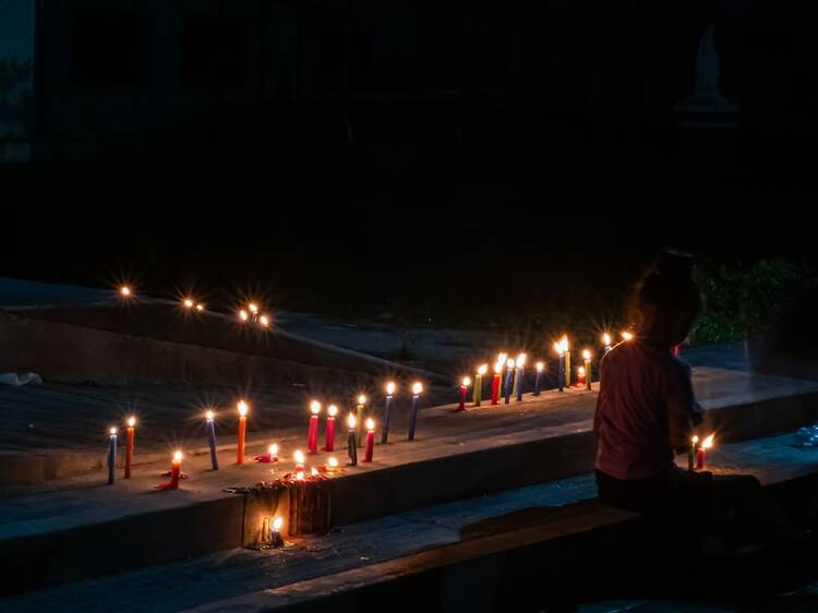 Centenars d’espelmes il·luminaran aquest parc de Barcelona durant la festa del Día de las Velitas, una de les més emblemàtiques de Nadal a Colòmbia Centenars d’espelmes il·luminaran aquest parc de Barcelona durant la festa del Día de las Velitas, una de les més emblemàtiques de Nadal a Colòmbia