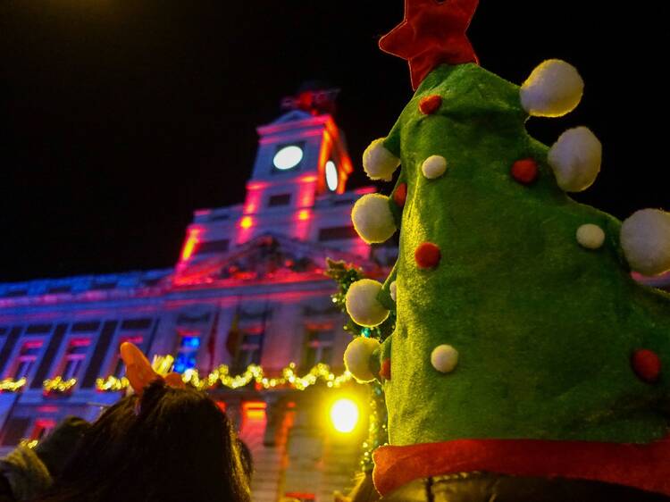 Música electrónica y Campanadas: la Puerta del Sol despide 2025 convirtiéndose en una gran pista de baile