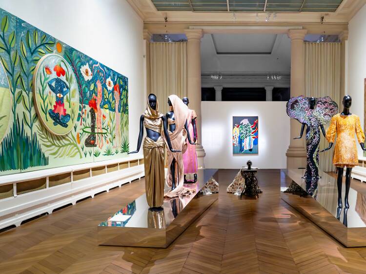 Christian Louboutin met en scène une magnifique expo sur les liens entre les arts textiles français et indiens