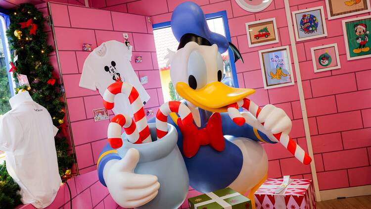 Find Mickey, Toy Story crew and Stitch bringing soft-focus winter fantasy to Central World Find Mickey, Toy Story crew and Stitch bringing soft-focus winter fantasy to Central World